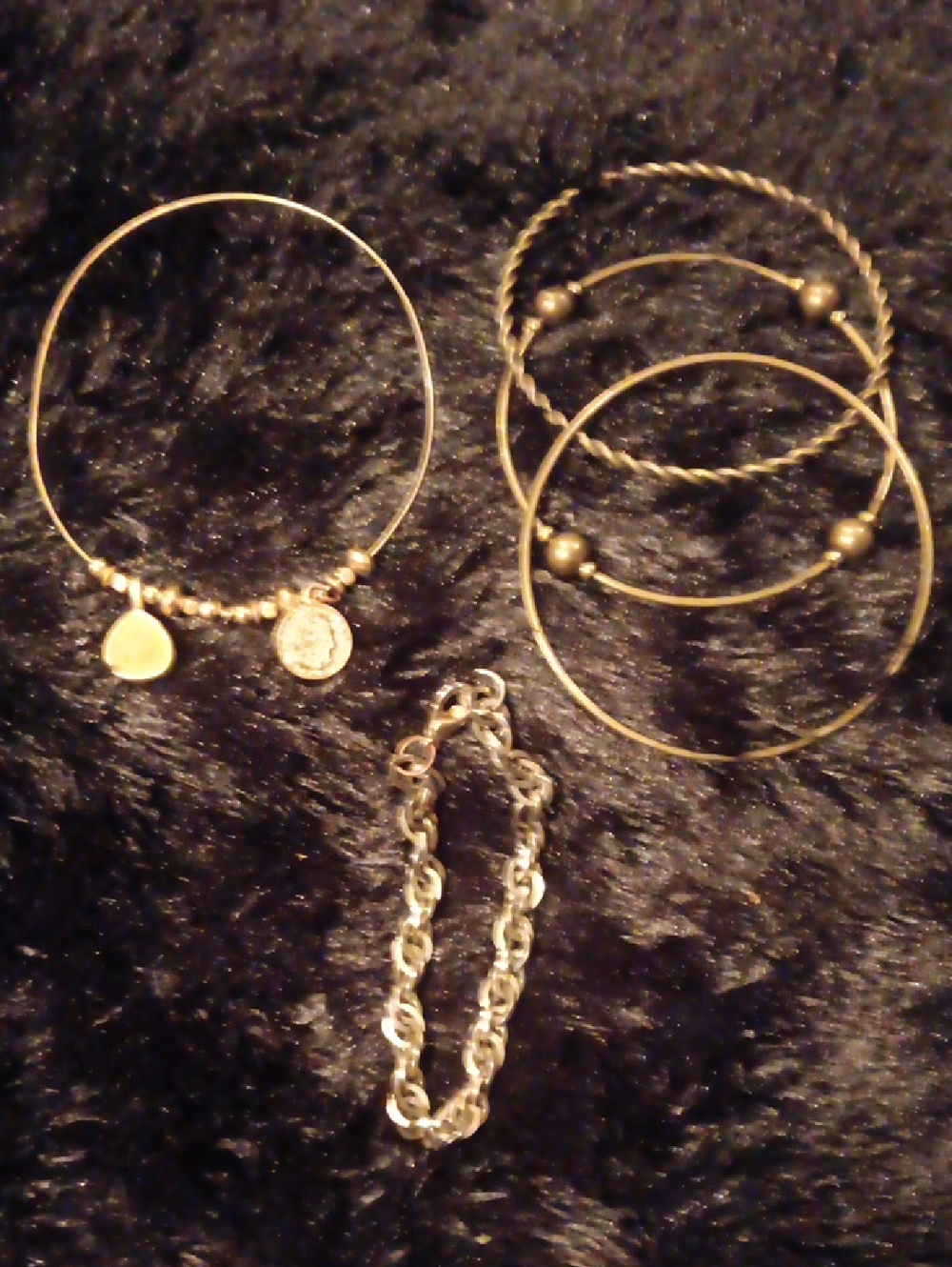 Gold-Tone Women's Bangle Bracelet Set - Elegant Stacked Style
